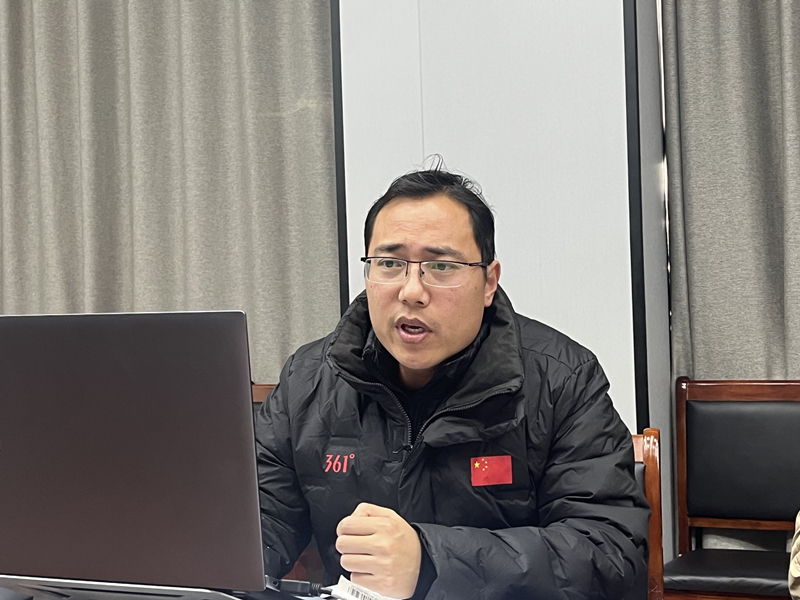 支部书记张营作讲话.jpg